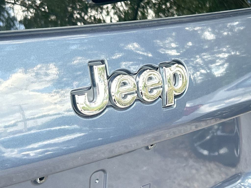 Thumbnail: 2021 Jeep Cherokee - 6