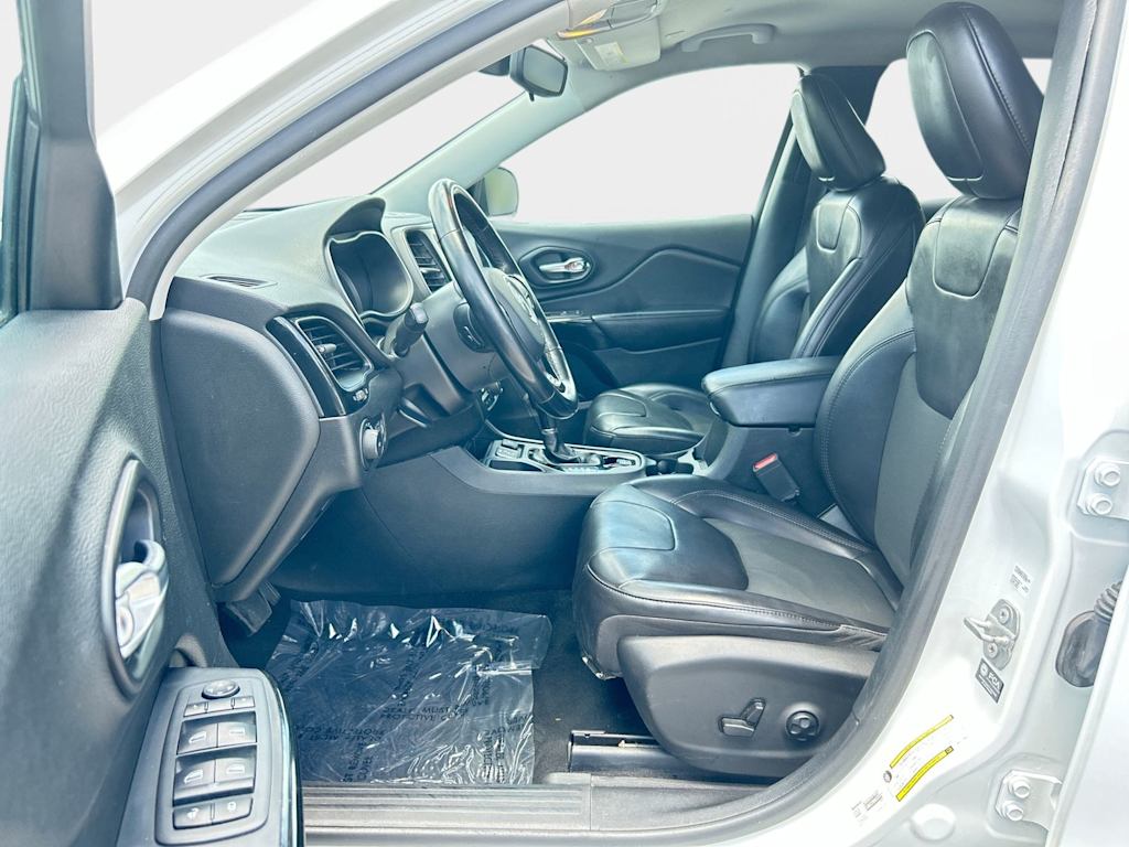 Thumbnail: 2021 Jeep Cherokee - 10