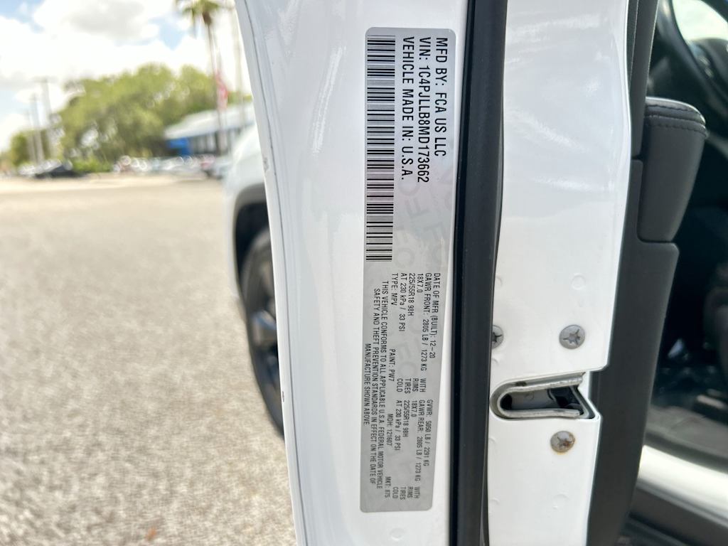 Thumbnail: 2021 Jeep Cherokee - 15