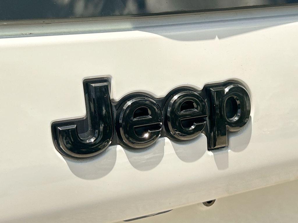 Thumbnail: 2021 Jeep Cherokee - 6