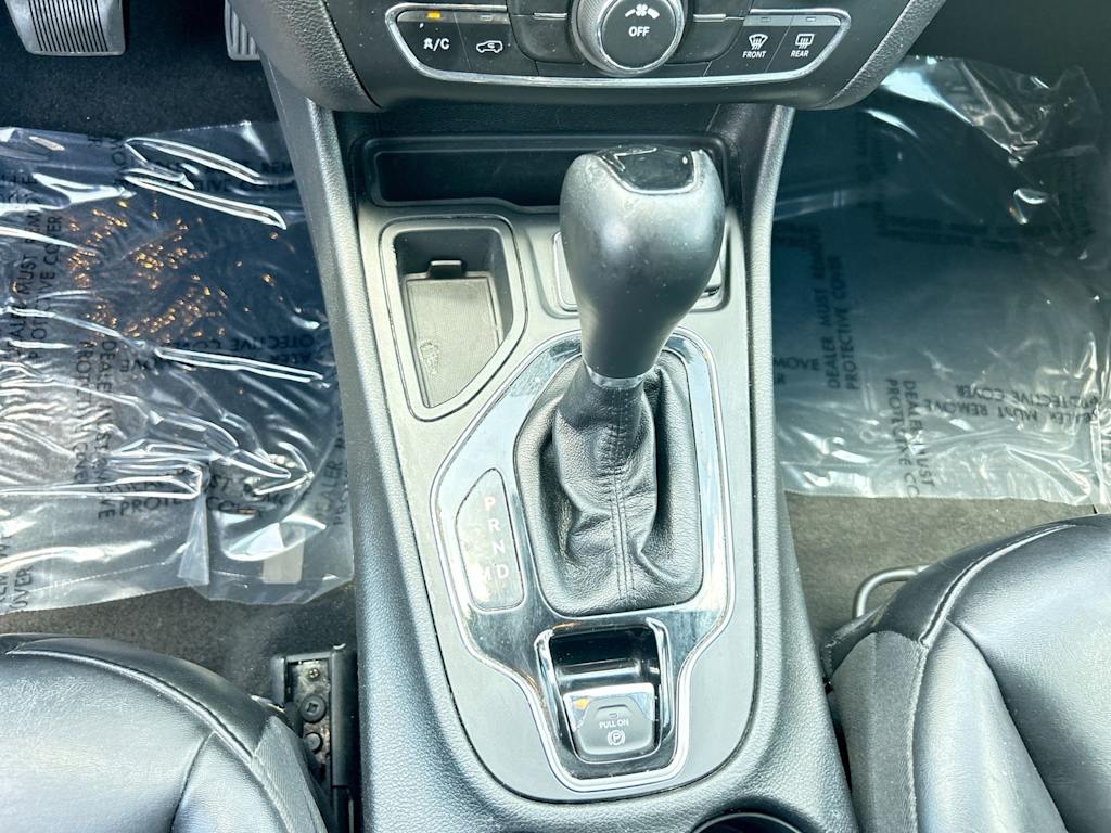 Thumbnail: 2021 Jeep Cherokee - 12