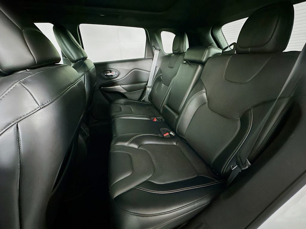 Thumbnail: 2021 Jeep Cherokee - 12