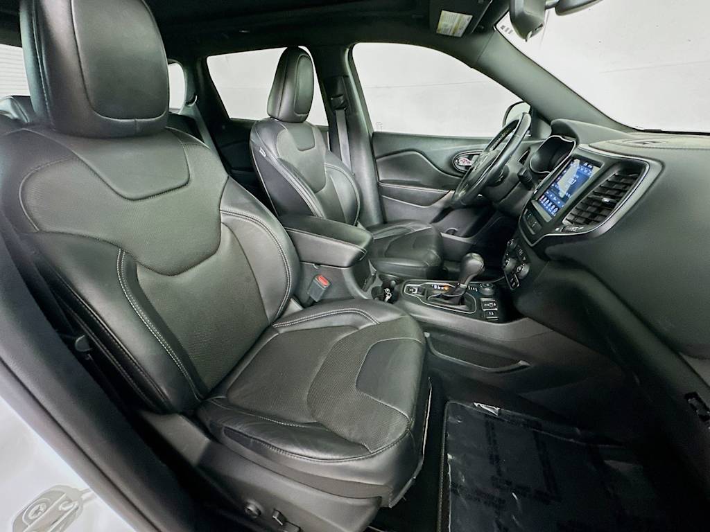 Thumbnail: 2021 Jeep Cherokee - 11