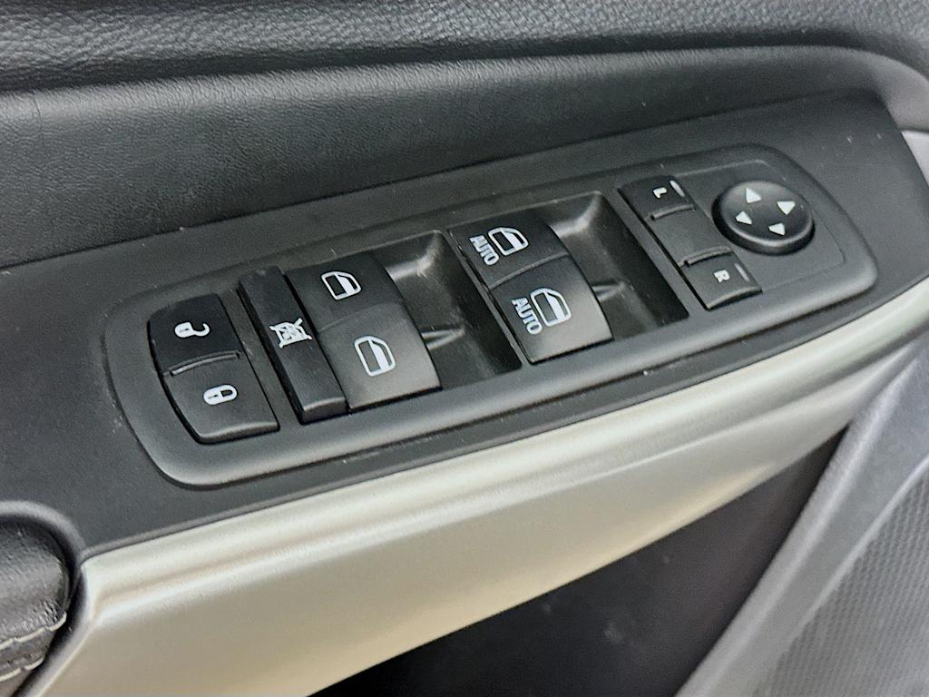 Thumbnail: 2021 Jeep Cherokee - 29