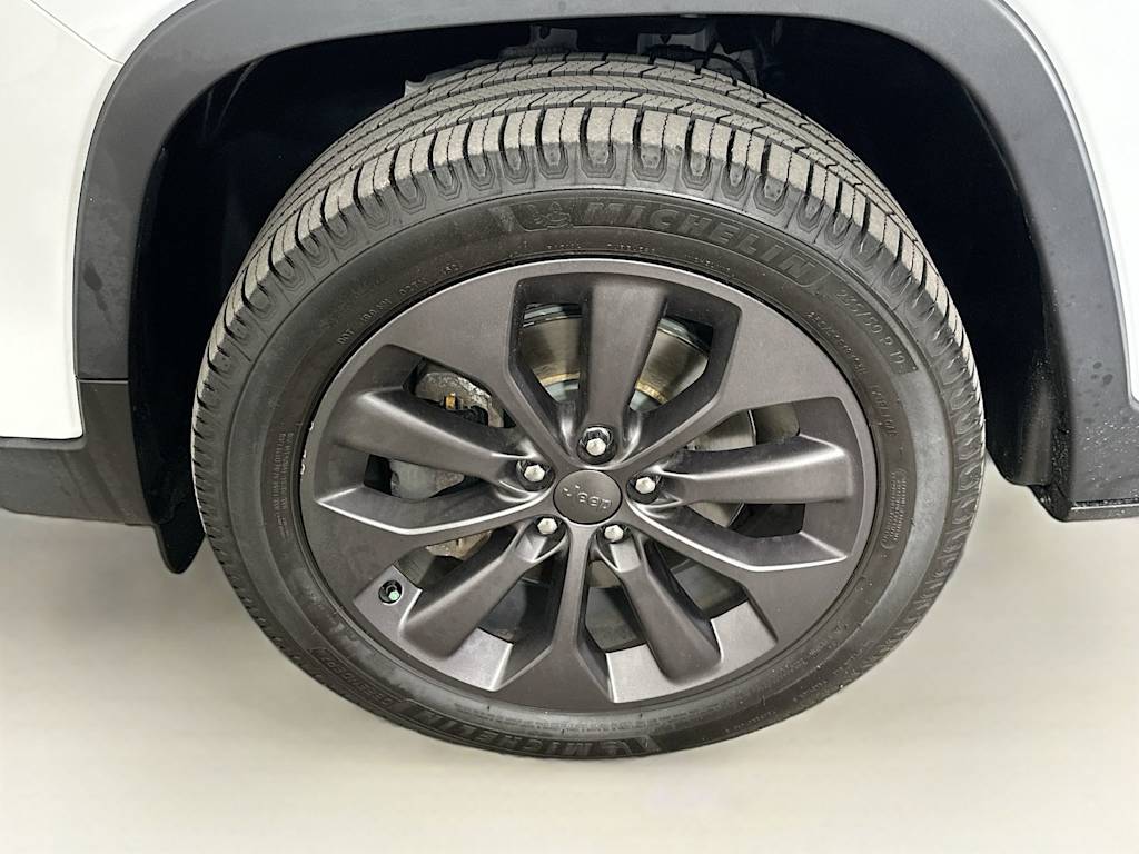 Thumbnail: 2021 Jeep Cherokee - 7