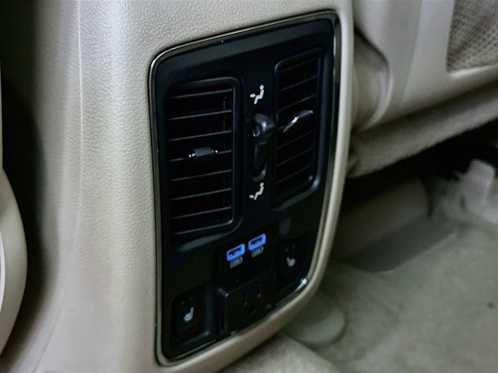 Thumbnail: 2017 Jeep Grand Cherokee - 21