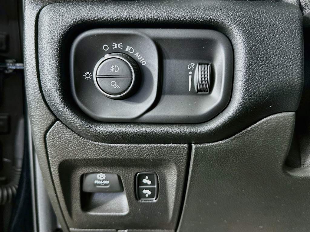 Thumbnail: 2020 RAM 1500 - 27