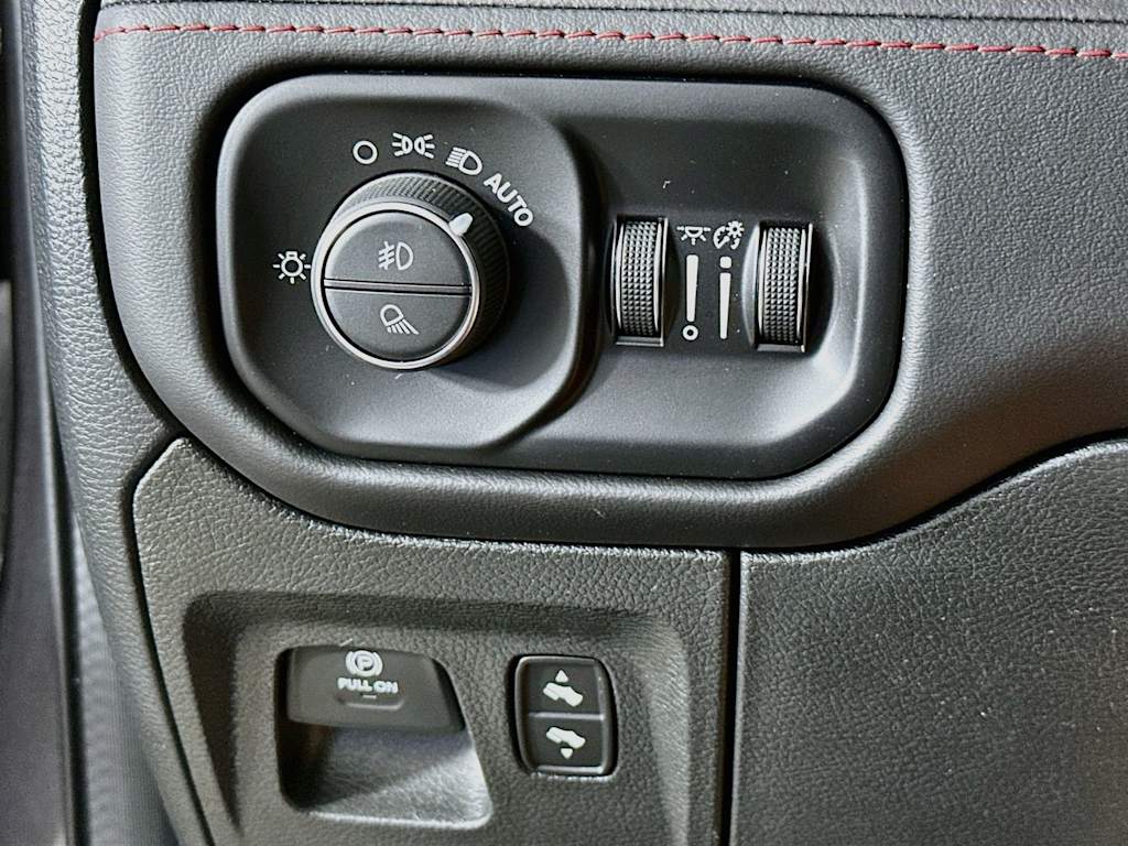 Thumbnail: 2023 RAM 1500 - 27