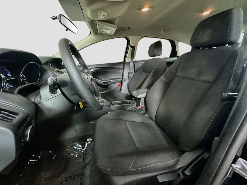 Thumbnail: 2016 Ford Focus - 10