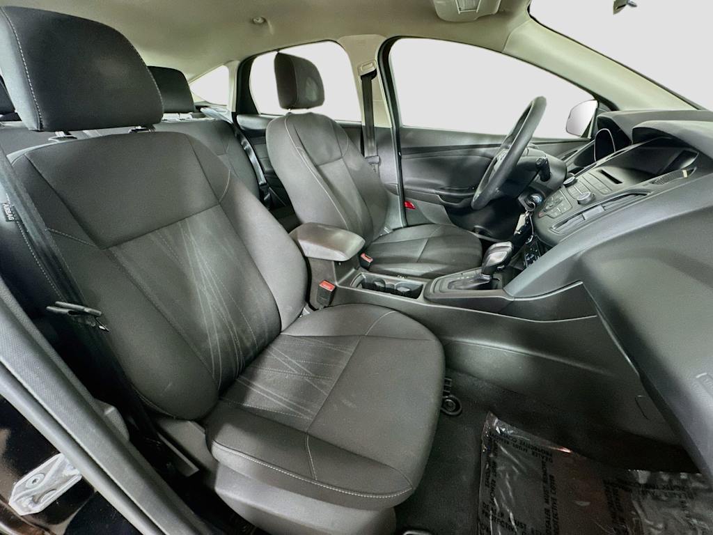 Thumbnail: 2016 Ford Focus - 11