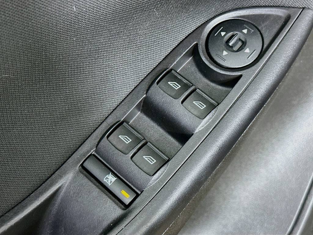 Thumbnail: 2016 Ford Focus - 28