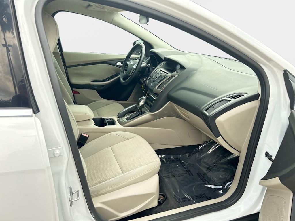 Thumbnail: 2012 Ford Focus - 19