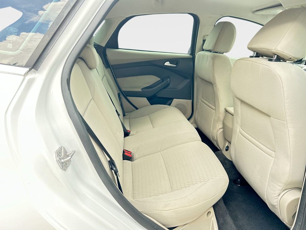 Thumbnail: 2012 Ford Focus - 18