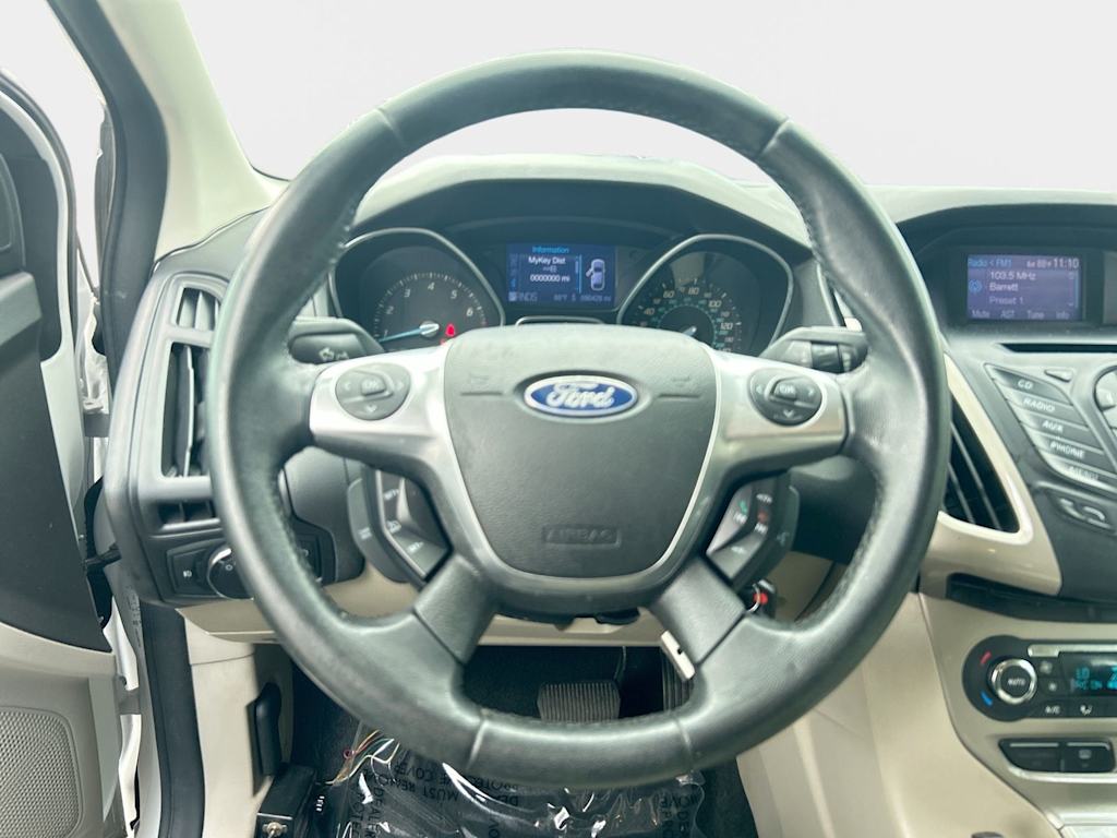 Thumbnail: 2012 Ford Focus - 10