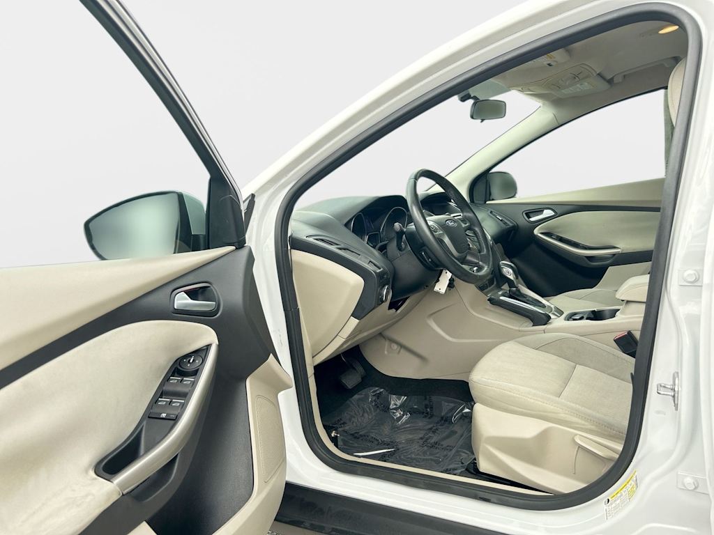 Thumbnail: 2012 Ford Focus - 11
