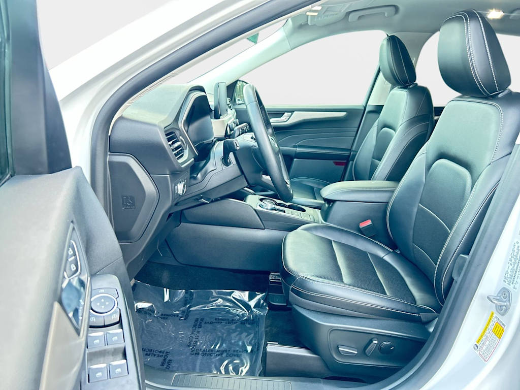 Thumbnail: 2022 Ford Escape - 8