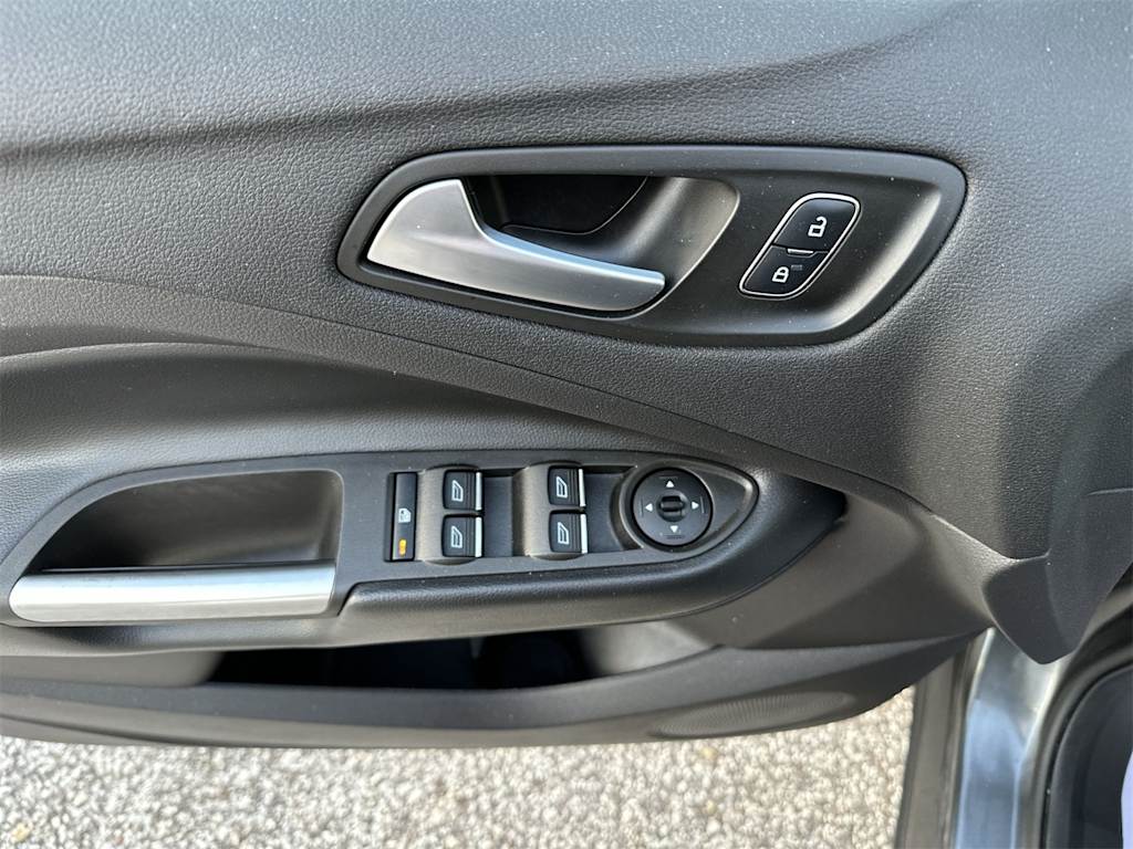 Thumbnail: 2019 Ford Escape - 16