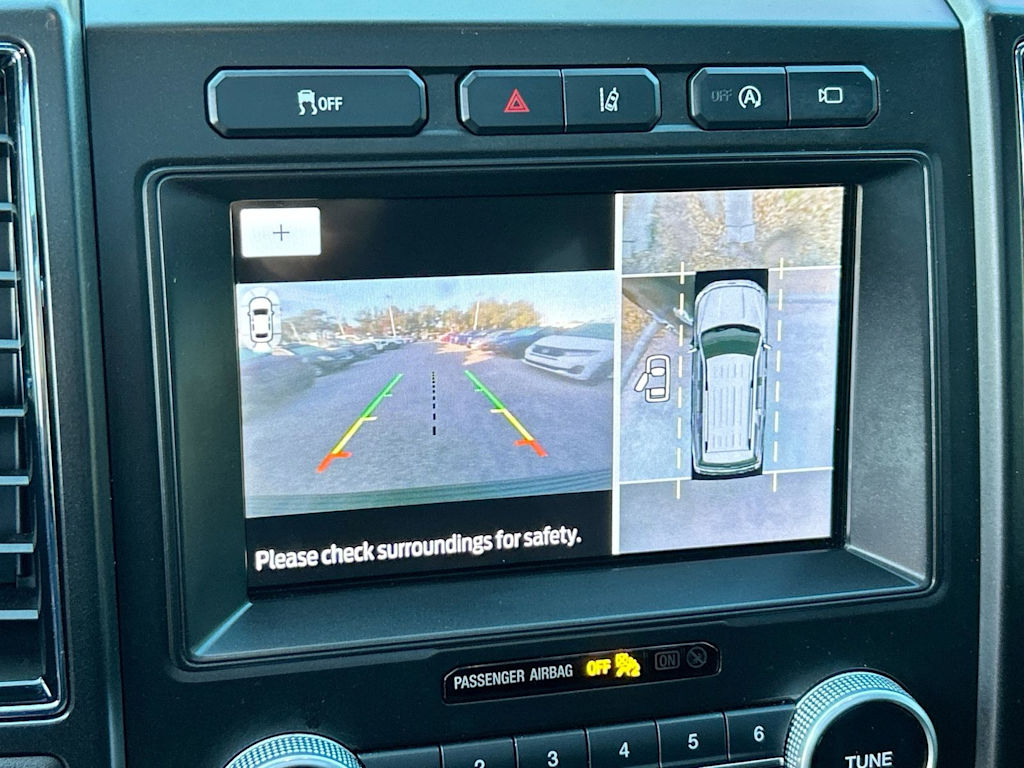 Thumbnail: 2021 Ford Expedition - 14