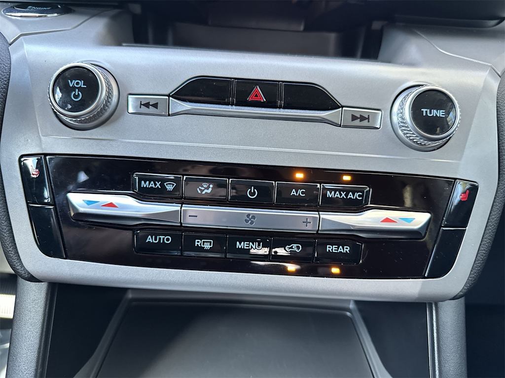 Thumbnail: 2023 Ford Explorer - 17