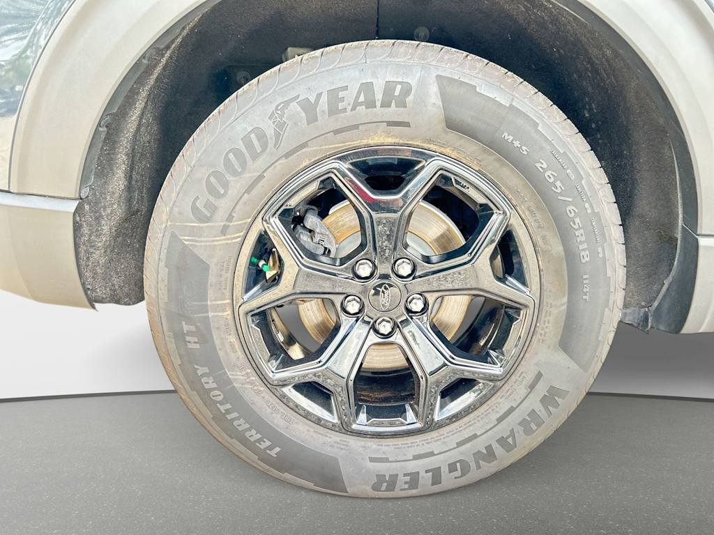 Thumbnail: 2022 Ford Explorer - 8