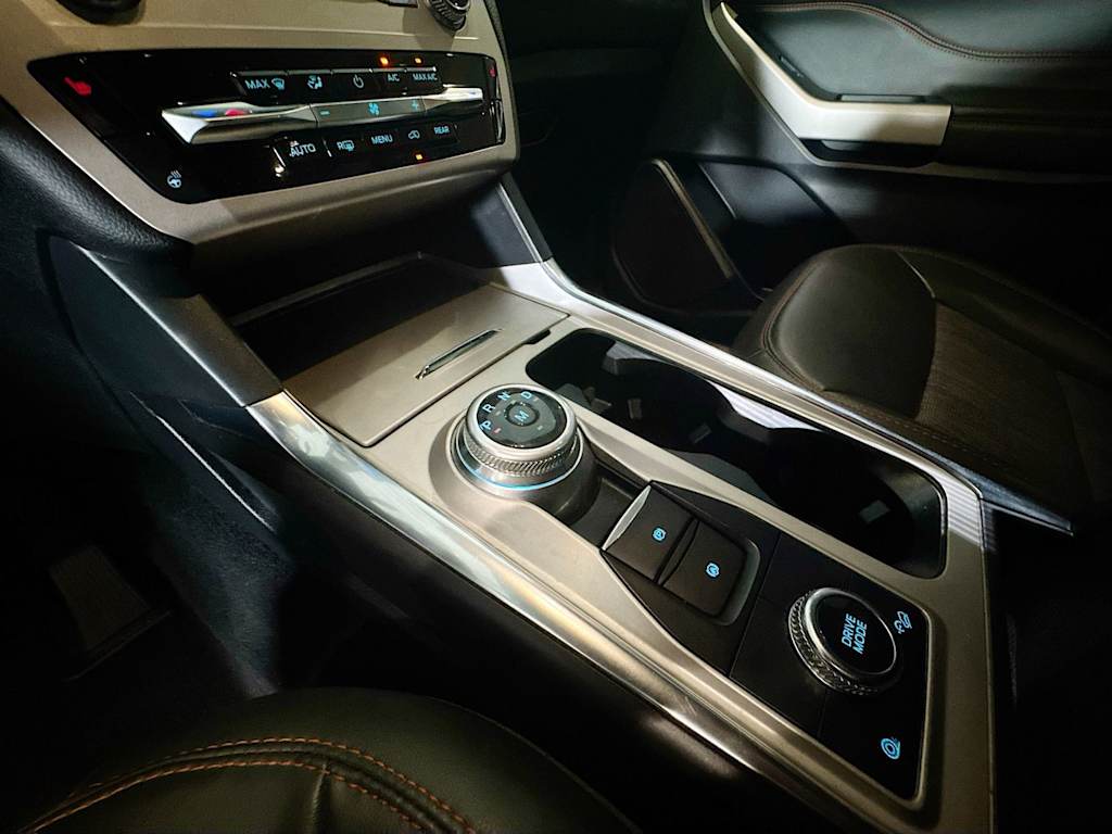 Thumbnail: 2022 Ford Explorer - 25