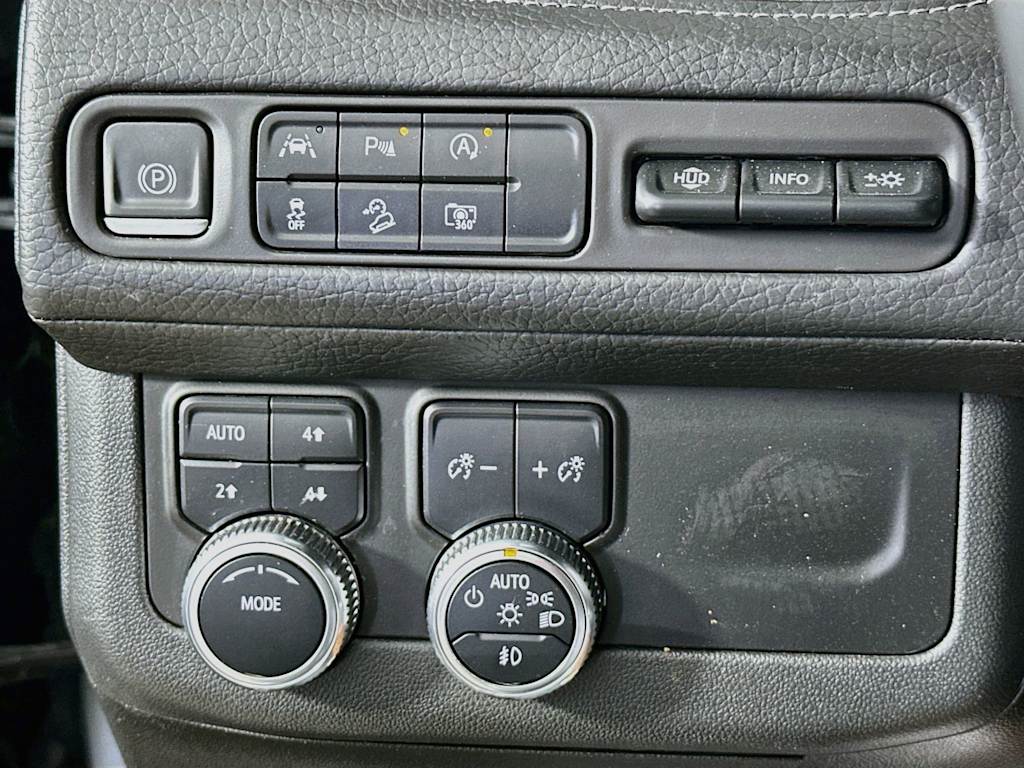 Thumbnail: 2023 GMC Yukon XL - 27