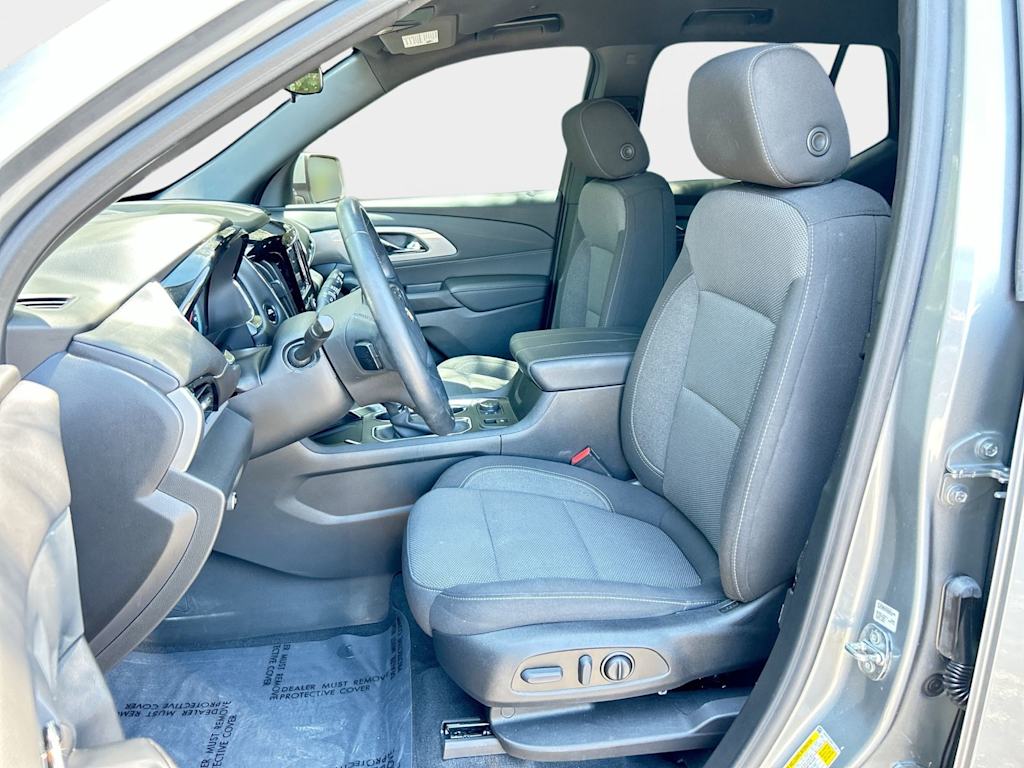 Thumbnail: 2023 Chevrolet Traverse - 9