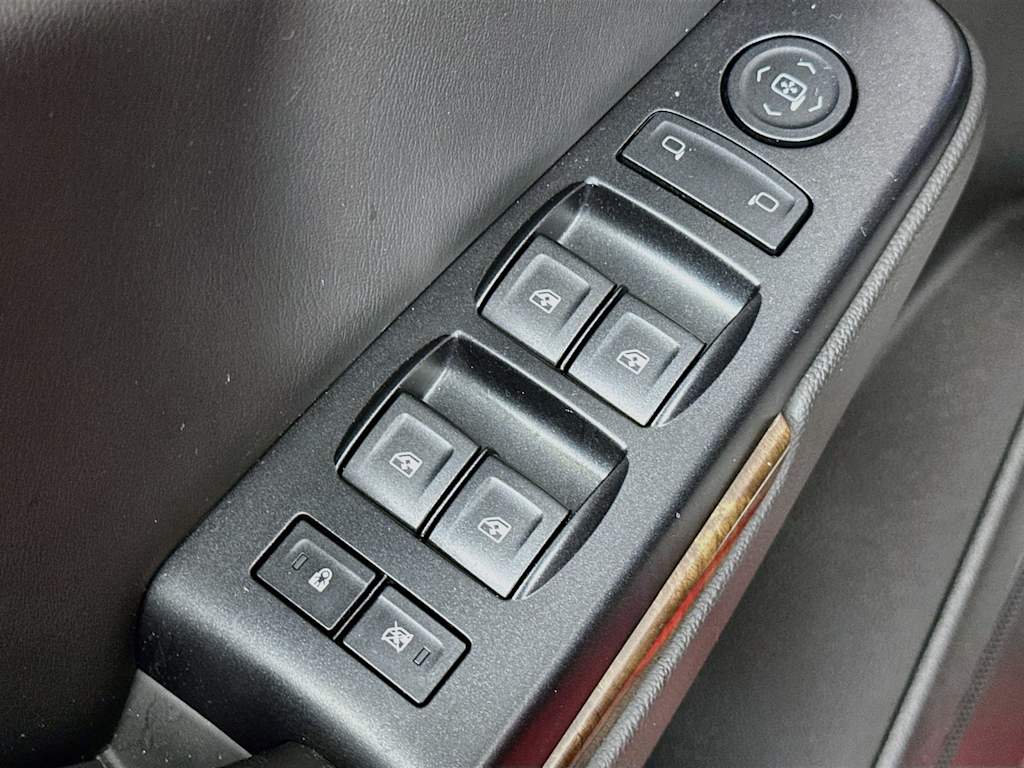 Thumbnail: 2015 Chevrolet Tahoe - 25