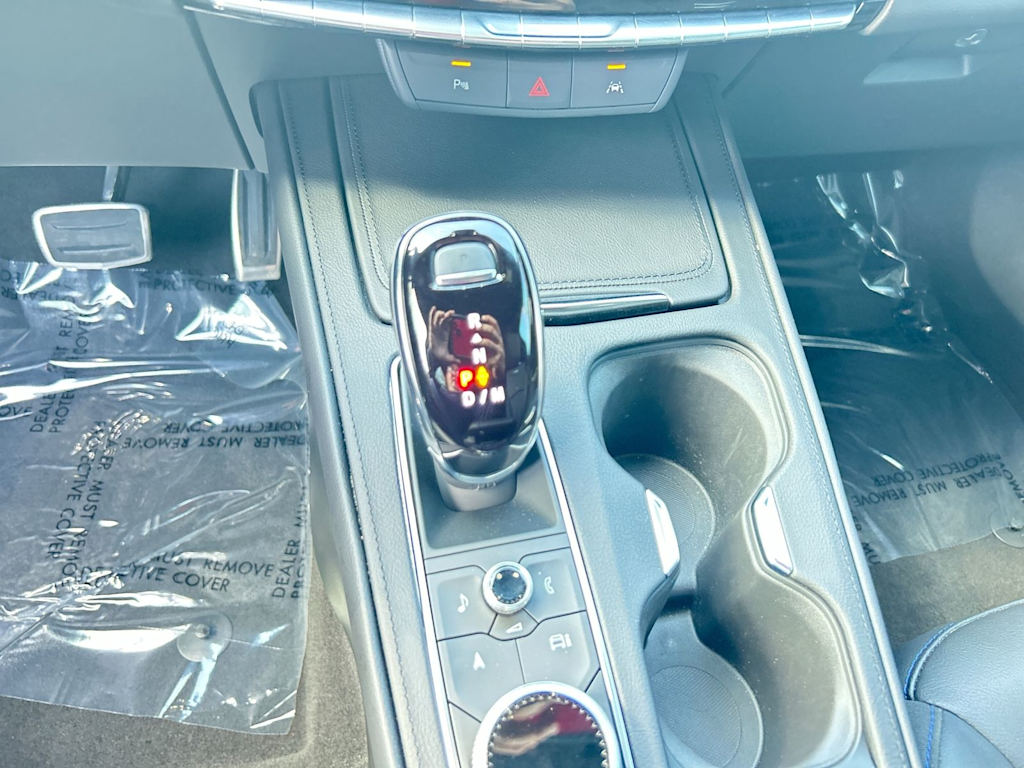 Thumbnail: 2024 Cadillac XT4 - 12