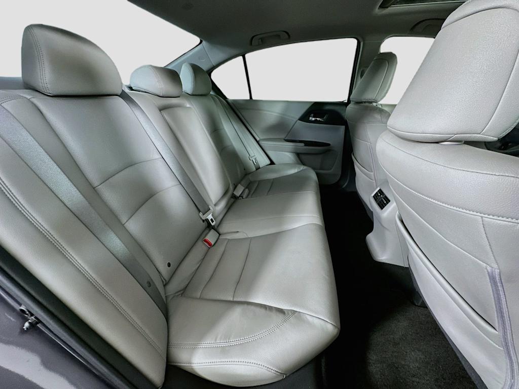 Thumbnail: 2015 Honda Accord - 32