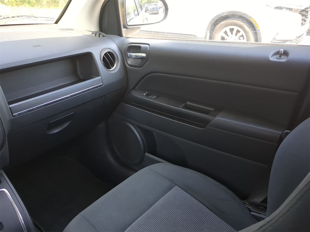 Thumbnail: 2011 Jeep Compass - 19