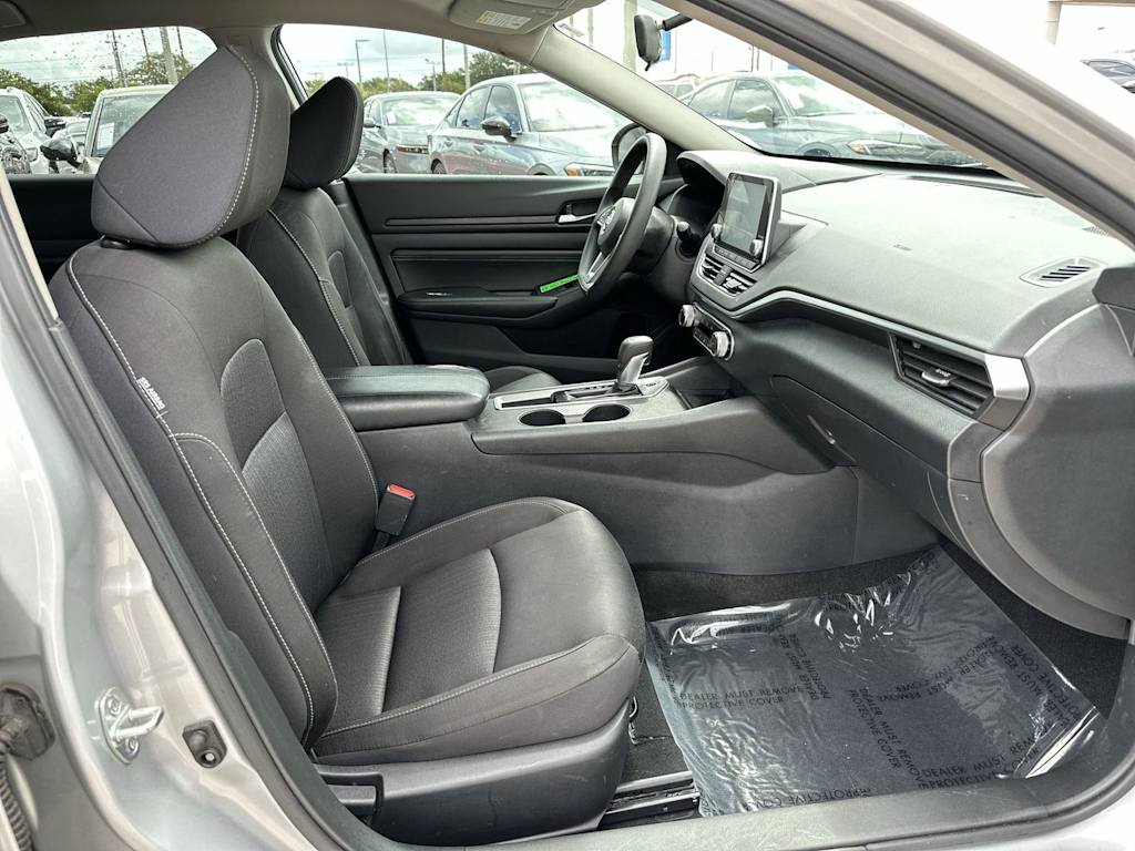 Thumbnail: 2020 Nissan Altima - 10