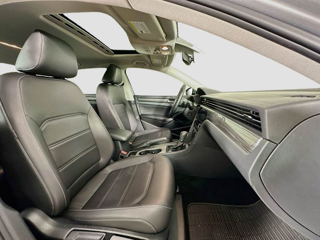Thumbnail: 2020 Volkswagen Passat - 10