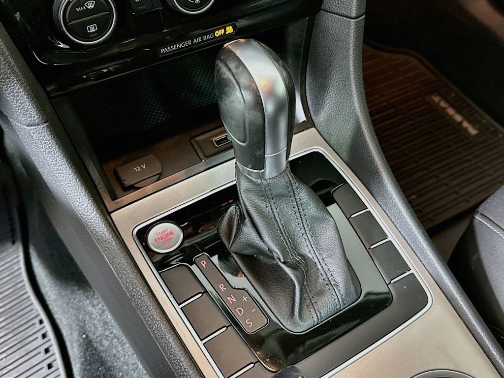 Thumbnail: 2020 Volkswagen Passat - 15