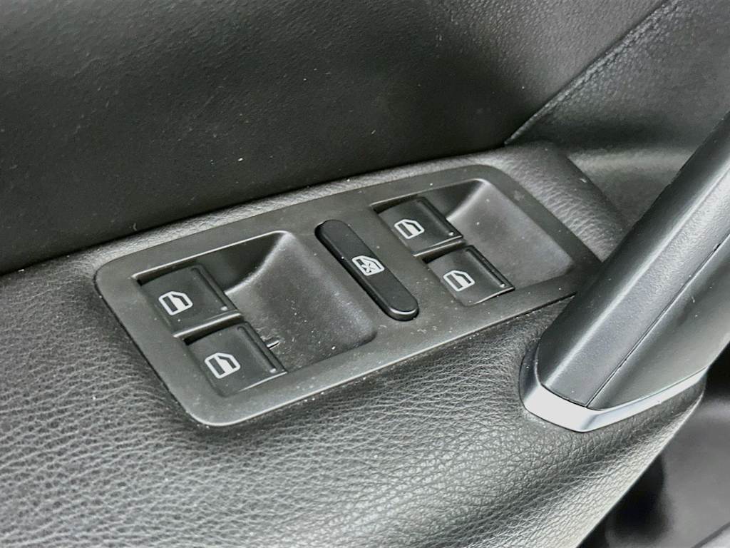 Thumbnail: 2020 Volkswagen Passat - 29