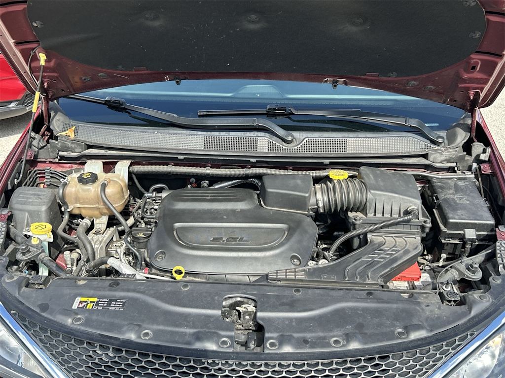 Thumbnail: 2017 Chrysler Pacifica - 9