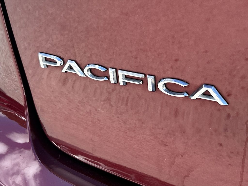 Thumbnail: 2017 Chrysler Pacifica - 7