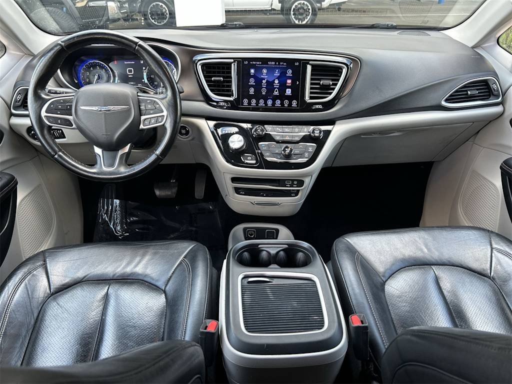 Thumbnail: 2017 Chrysler Pacifica - 2