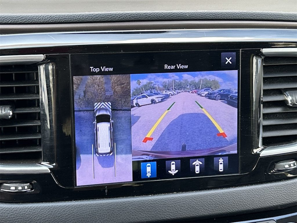 Thumbnail: 2017 Chrysler Pacifica - 14