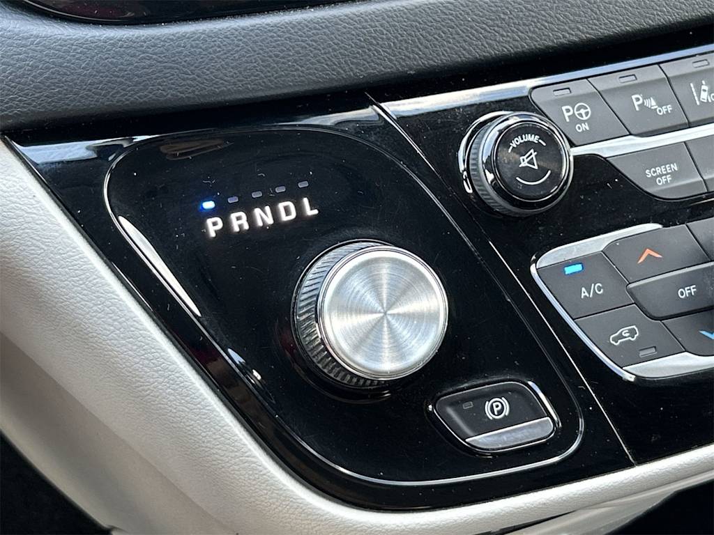 Thumbnail: 2017 Chrysler Pacifica - 22