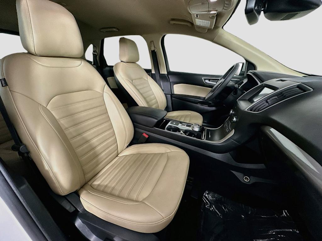 Thumbnail: 2020 Ford Edge - 21