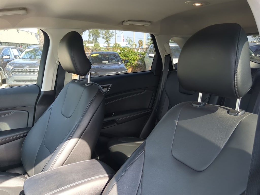 2018 Ford Edge Titanium 9