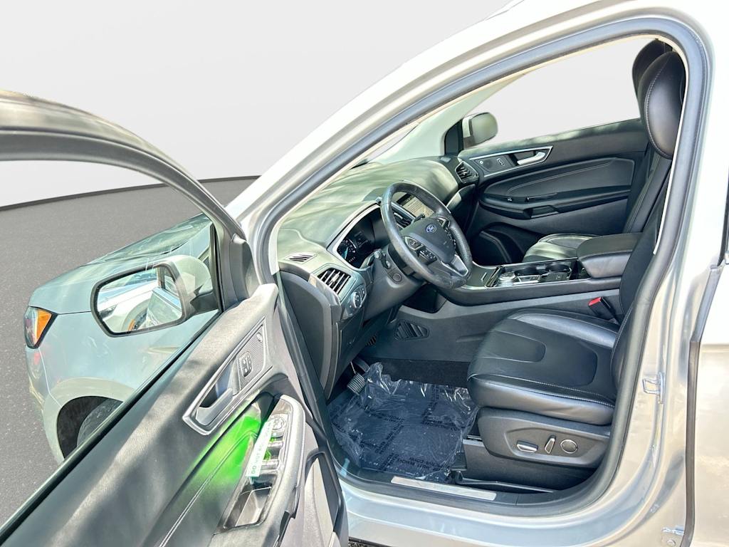 Thumbnail: 2019 Ford Edge - 18