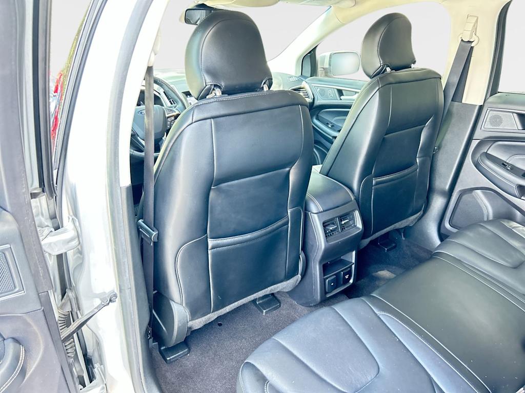 Thumbnail: 2019 Ford Edge - 10