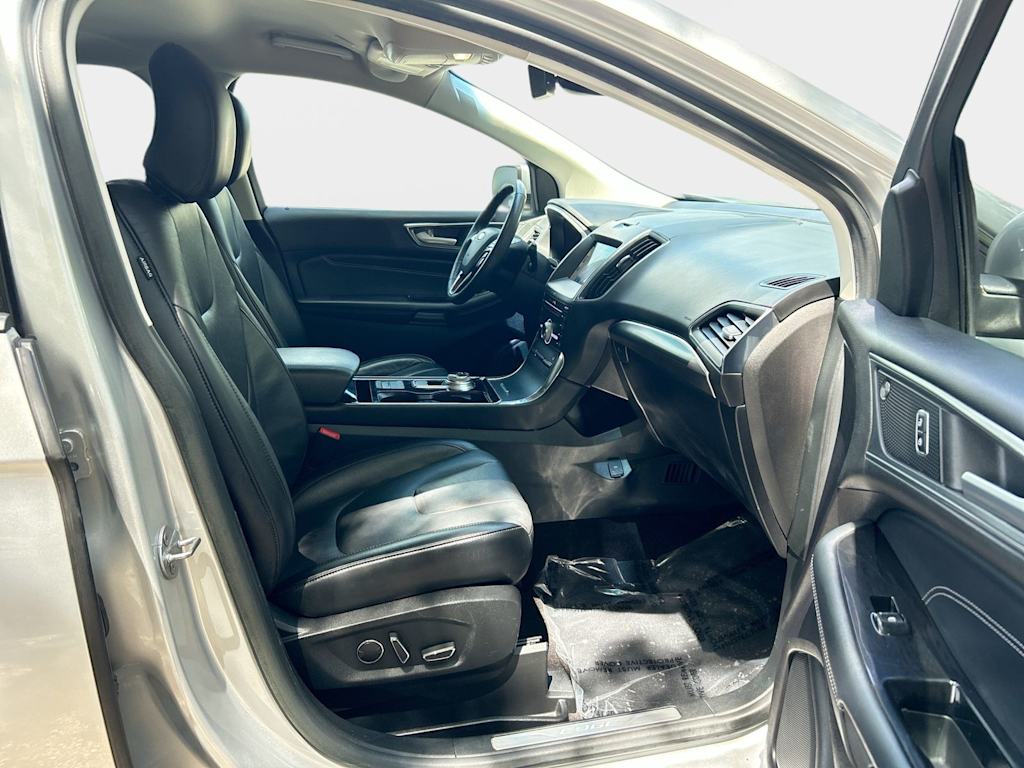 Thumbnail: 2019 Ford Edge - 9
