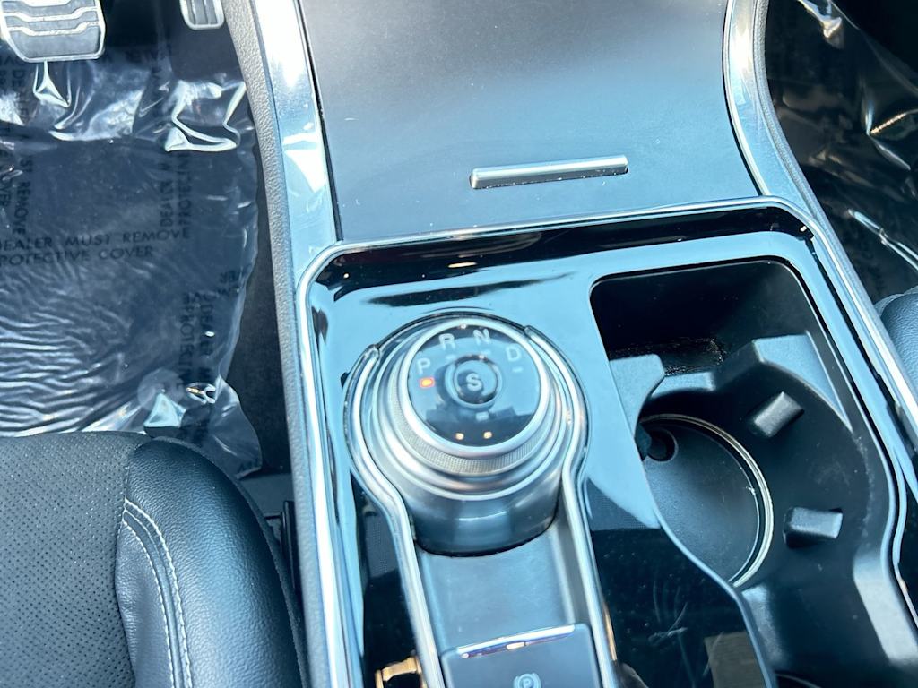Thumbnail: 2020 Ford Edge - 14
