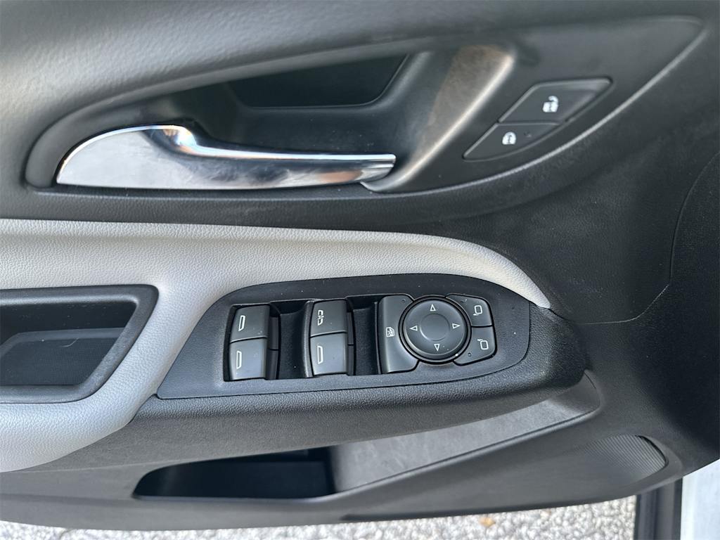 Thumbnail: 2019 Chevrolet Equinox - 16