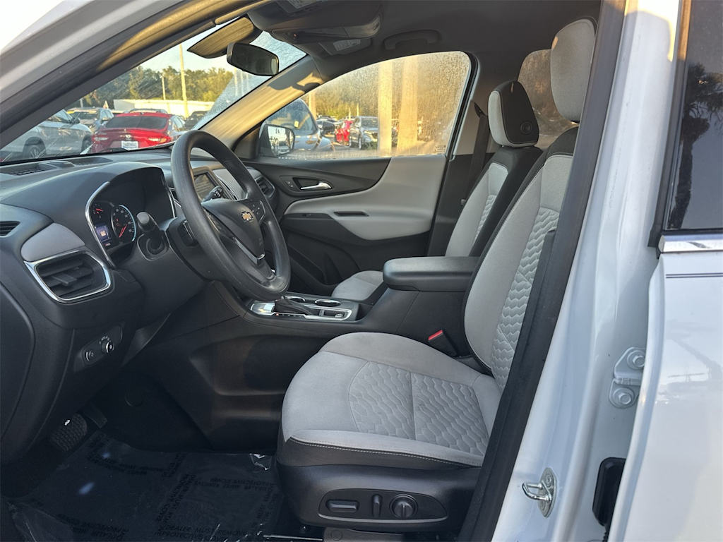 Thumbnail: 2019 Chevrolet Equinox - 8