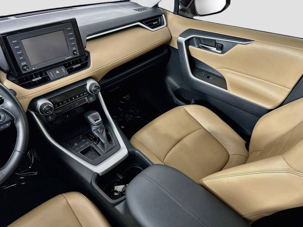 Thumbnail: 2022 Toyota RAV4 - 13