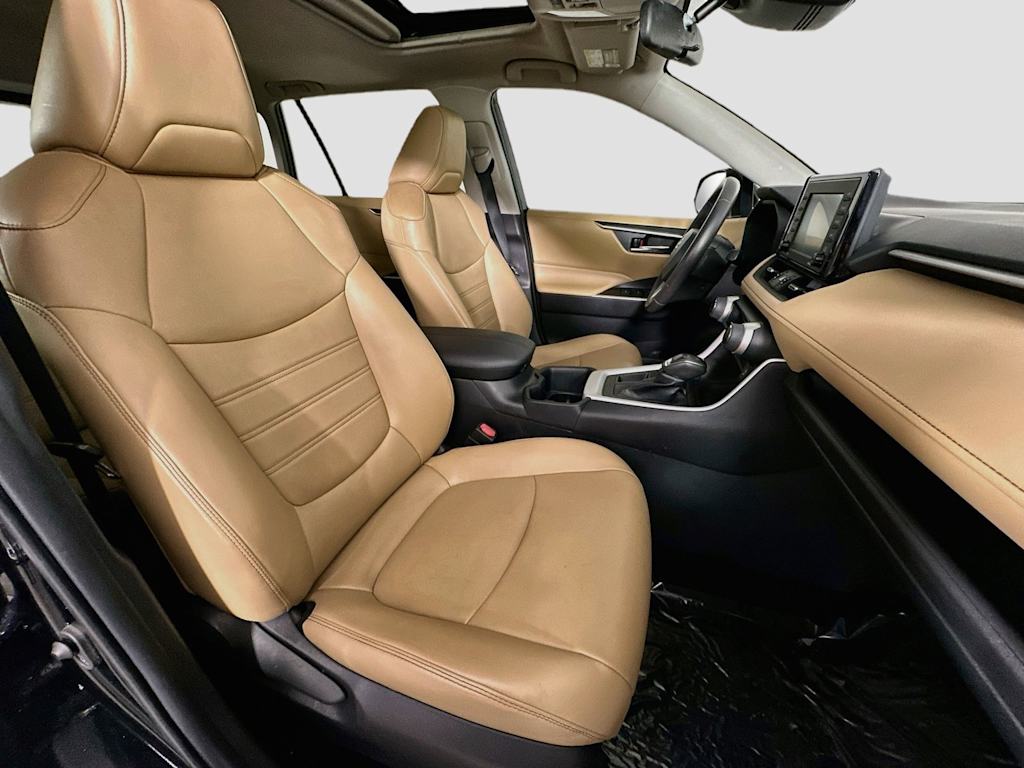 Thumbnail: 2022 Toyota RAV4 - 11